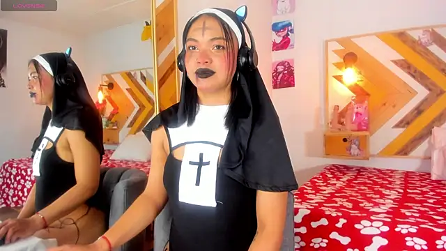 SoleneFontaine online show from 10.31.25