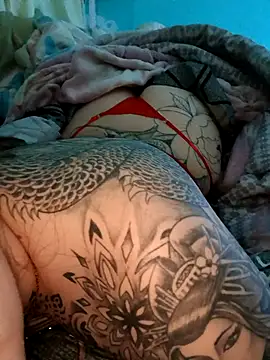 Snapshot of abi2032 chatting on 10.28.25 abi2032 online show from 10.28.25