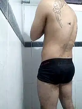 Snapshot of o-theus chatting on 12.03.25 o-theus online show from 12.03.25