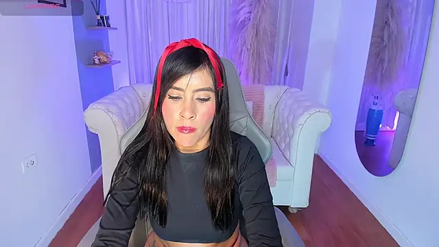 Natalia Leon8 online show from 11.04.25