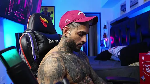 logan hugh8 online show from 02.04.26