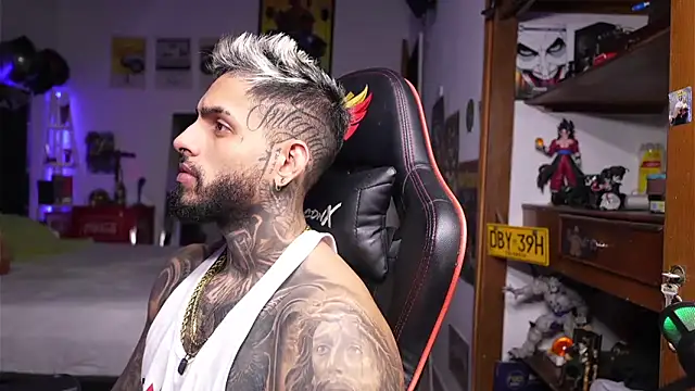 logan hugh8 online show from 04.10.26