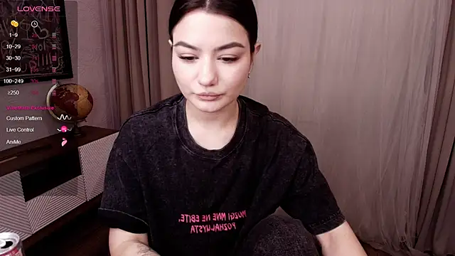 Snapshot of Dark_Moni chatting on 10.19.25 Dark Moni online show from 10.19.25