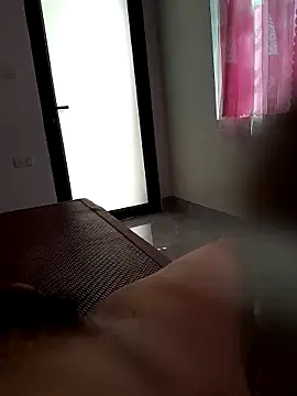 Snapshot of quoc85 chatting on 10.21.25 quoc85 online show from 10.21.25