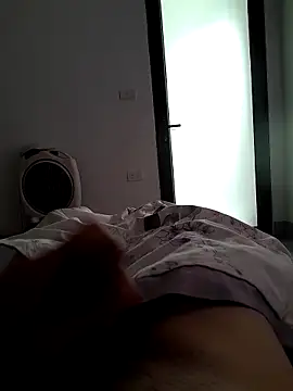 Snapshot of quoc85 chatting on 10.24.25 quoc85 online show from 10.24.25