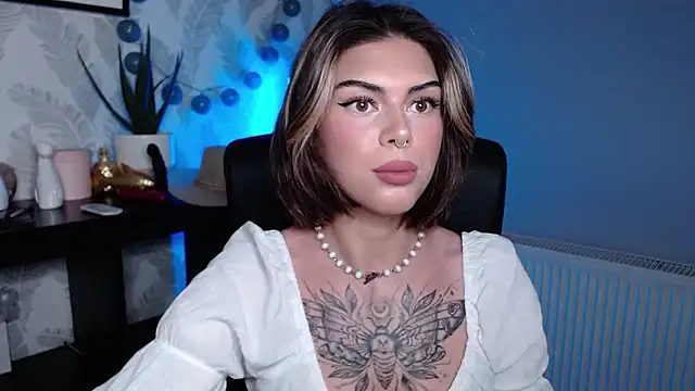 Snapshot of Nova_SIN chatting on 01.13.26 Nova SIN online show from 01.13.26