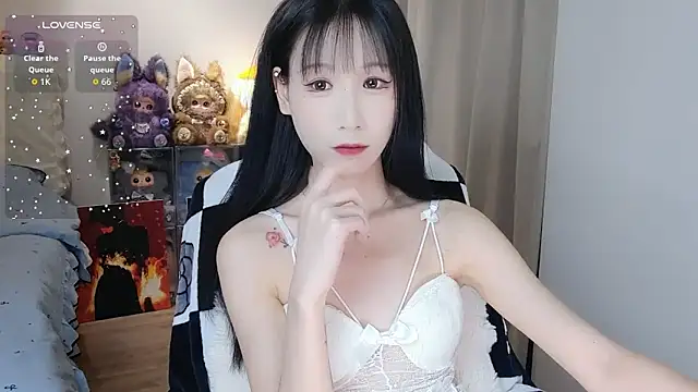 Snapshot of M-OTT_ chatting on 05.04.26 M-OTT online show from 05.04.26