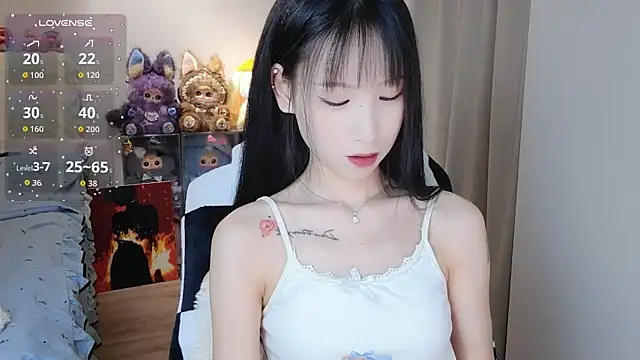 Snapshot of M-OTT_ chatting on 05.06.26 M-OTT online show from 05.06.26