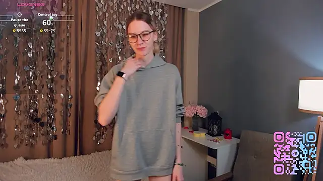 Snapshot of SharylSmalt chatting on 02.22.26 SharylSmalt online show from 02.22.26