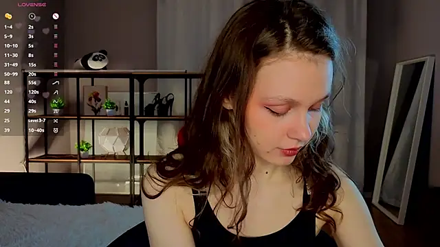 Snapshot of Tender_beauty chatting on 04.21.26 Tender beauty online show from 04.21.26