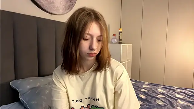 Snapshot of EllieDream chatting on 09.23.25 EllieDream online show from 09.23.25