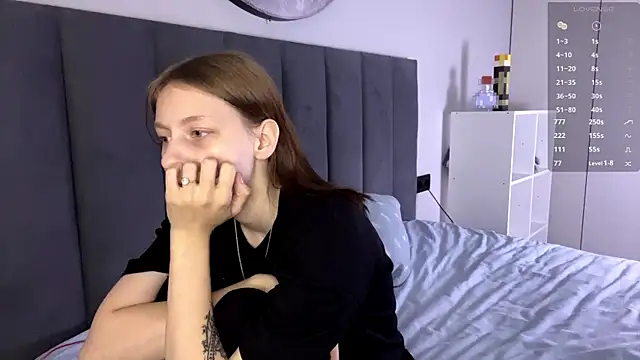 Snapshot of EllieDream chatting on 10.03.25 EllieDream online show from 10.03.25