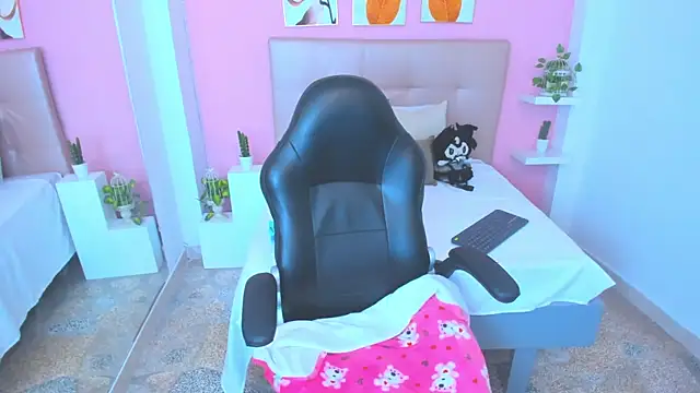 Snapshot of Miku_Kita chatting on 09.14.25 Miku Kita online show from 09.14.25