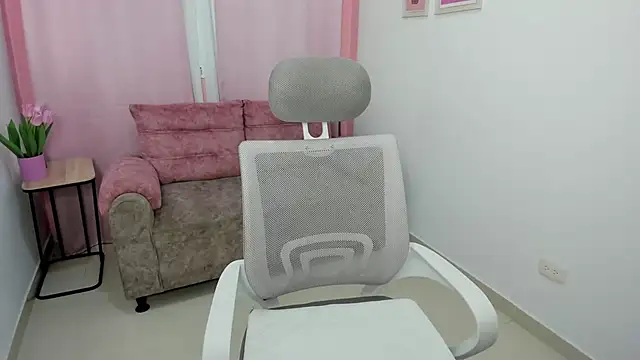 Emiss Jones online show from 10.20.25