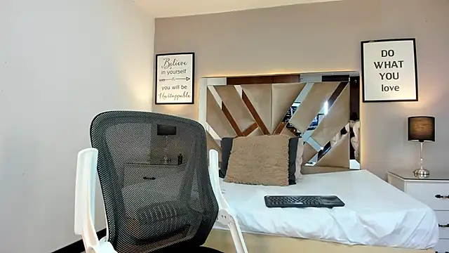 cellestehot online show from 10.22.25