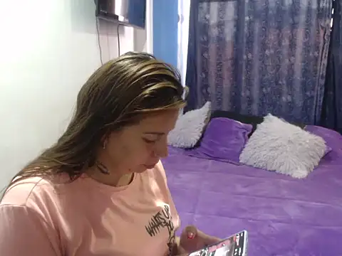 cloequeen15 online show from 10.06.25