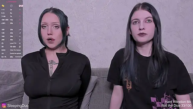 Snapshot of Threesomebabes chatting on 03.29.26 Threesomebabes online show from 03.29.26