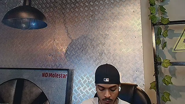 Snapshot of MarcusRain_ chatting on 02.20.26 MarcusRain online show from 02.20.26