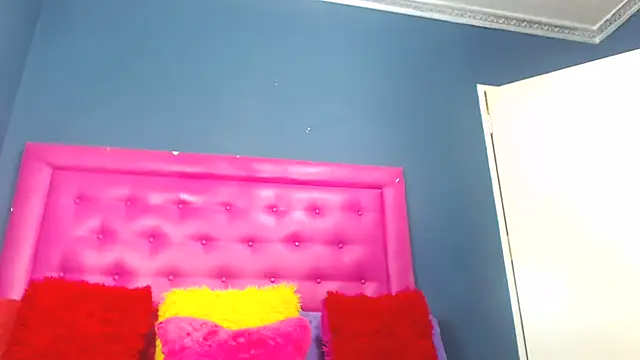 LoloQueen5 online show from 02.18.26