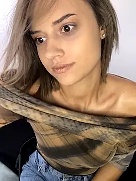 Snapshot of AishaKali chatting on 09.19.25 AishaKali online show from 09.19.25