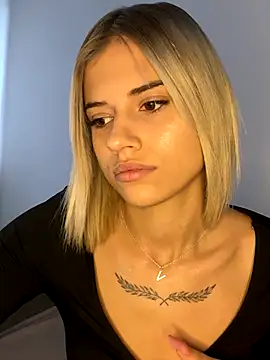 Snapshot of AishaKali chatting on 10.03.25 AishaKali online show from 10.03.25