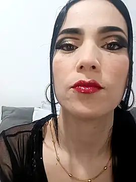 Snapshot of jamila_zair chatting on 10.30.25 jamila zair online show from 10.30.25