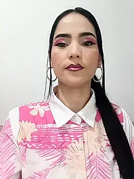 Snapshot of jamila_zair chatting on 12.20.25 jamila zair online show from 12.20.25