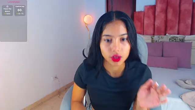 Milaa Star  online show from 10.18.25