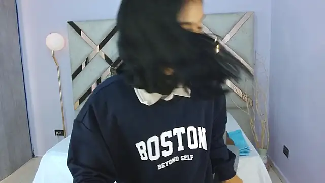 Milaa Star  online show from 12.18.25