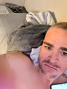 Snapshot of Dallasbest214 chatting on 10.28.25 Dallasbest214 online show from 10.28.25