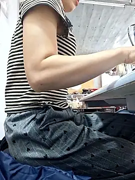 Snapshot of irina_hana chatting on 11.11.25 irina hana online show from 11.11.25