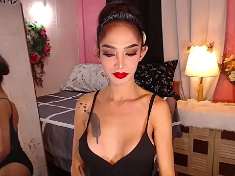 Snapshot of XXXQueenofTransXXX chatting on 02.04.26 XXXQueenofTransXXX online show from 02.04.26