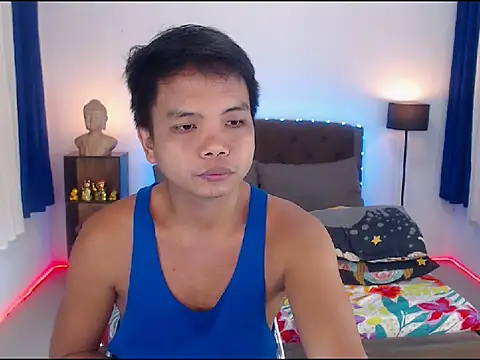 Snapshot of XExtraServiceManX chatting on 11.02.25 XExtraServiceManX online show from 11.02.25