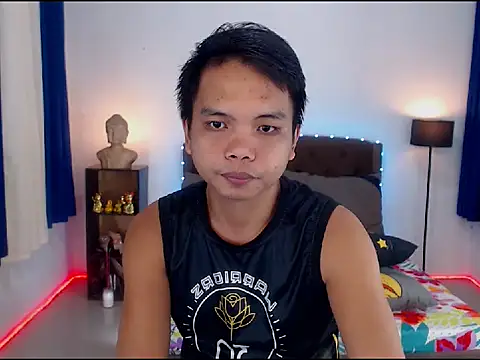 Snapshot of XExtraServiceManX chatting on 11.08.25 XExtraServiceManX online show from 11.08.25