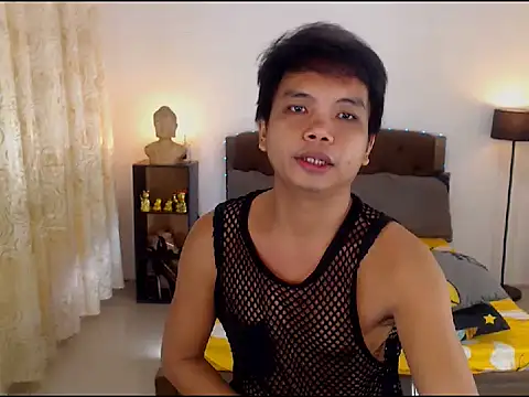 Snapshot of XExtraServiceManX chatting on 11.28.25 XExtraServiceManX online show from 11.28.25