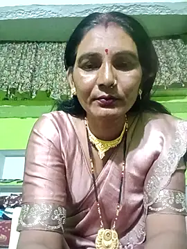 Snapshot of ZIVAA chatting on 04.20.26 ZIVAA online show from 04.20.26