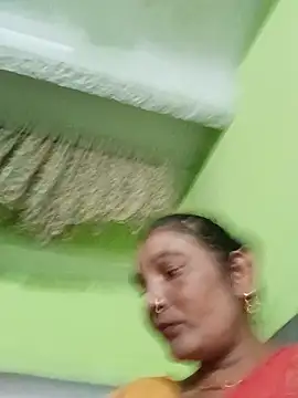 Snapshot of ZIVAA chatting on 06.18.26 ZIVAA online show from 06.18.26