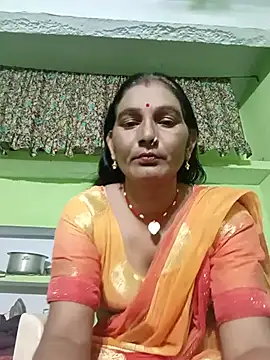 Snapshot of ZIVAA chatting on 06.21.26 ZIVAA online show from 06.21.26