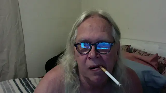 Snapshot of OldLadySara chatting on 05.23.26 OldLadySara online show from 05.23.26