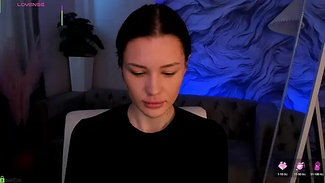 Aria Mila online show from 04.17.26