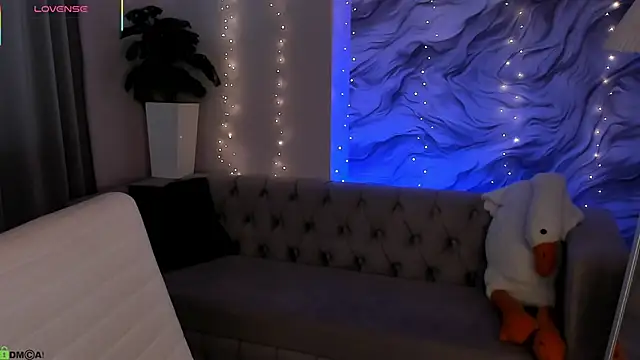 Aria Mila online show from 04.20.26