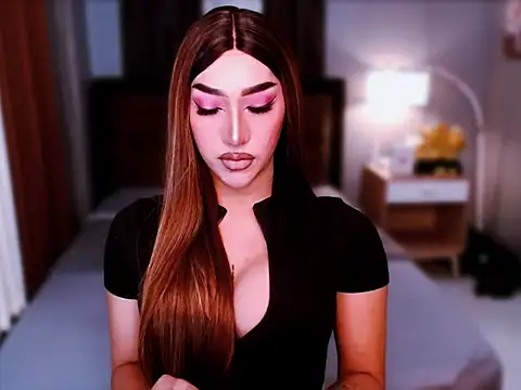 Snapshot of MystiqueQueen chatting on 03.25.26 MystiqueQueen online show from 03.25.26