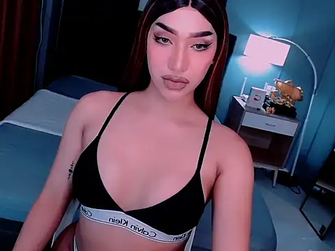 Snapshot of MystiqueQueen chatting on 03.28.26 MystiqueQueen online show from 03.28.26