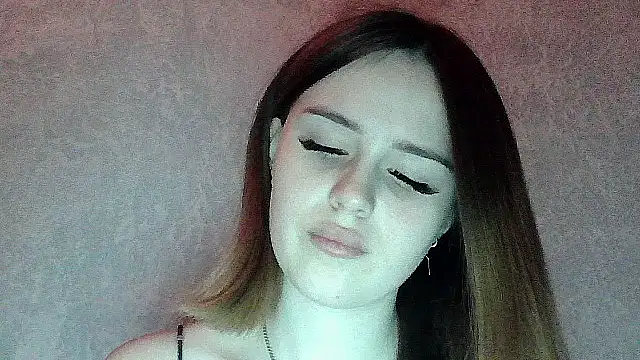 SweetLoraa online show from 11.25.25