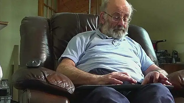 Snapshot of janzer13 chatting on 02.13.26 janzer13 online show from 02.13.26