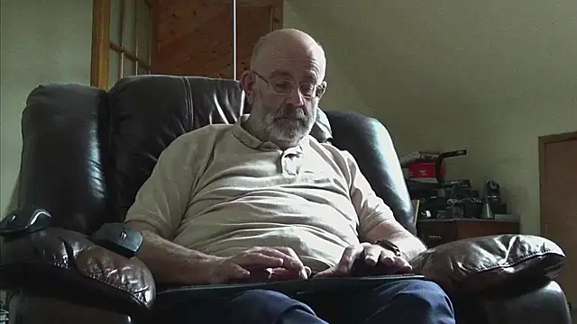 Snapshot of janzer13 chatting on 02.26.26 janzer13 online show from 02.26.26