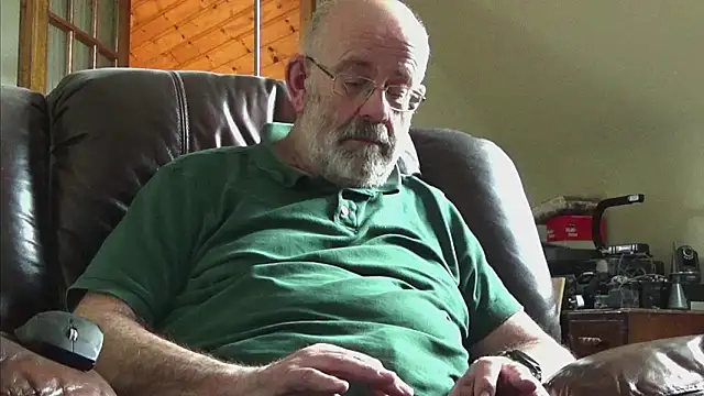 Snapshot of janzer13 chatting on 02.27.26 janzer13 online show from 02.27.26