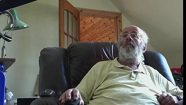 Snapshot of janzer13 chatting on 07.23.26 janzer13 online show from 07.23.26