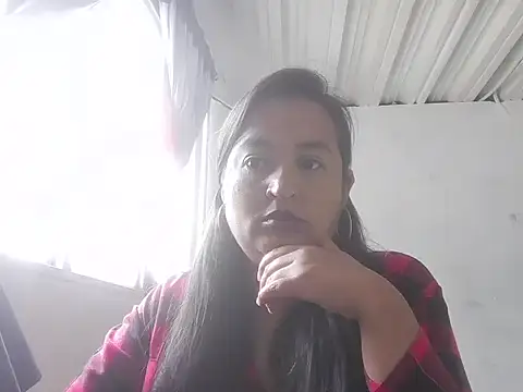 Snapshot of RosaPretty chatting on 10.05.25 RosaPretty online show from 10.05.25