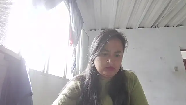 Snapshot of RosaPretty chatting on 10.10.25 RosaPretty online show from 10.10.25